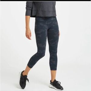 Spanx Seamless Look at Me Now Camo Leggings Size Small